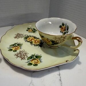 Lefton China Tea Cup and Saucer Set of four with Gold Accents